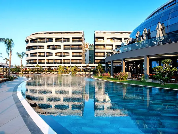 Liu Resorts (Side)