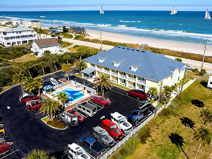 Ocean Sands Beach Inn & SPA #1 Oceanview Rooms plus a 1 Acre Private Beach -Ultra Sparkling – Breakfast eggs and waffles plus meats – Saltwater-Mineral Pool open until 4AM Fresh Baked Cookies and Popcorn – Book a OCEANVIEW – Free Beach Bike Rentals